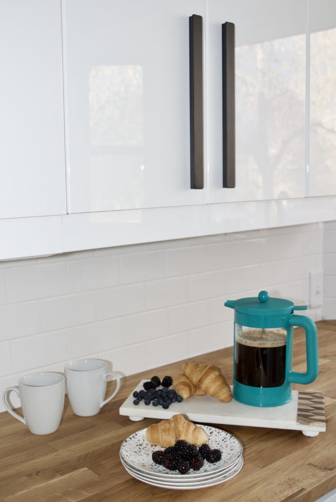 styled kitchen counter breakfast cold bre coffee hackas ikea handles pulls ringhult high gloss white cabinets butcher block